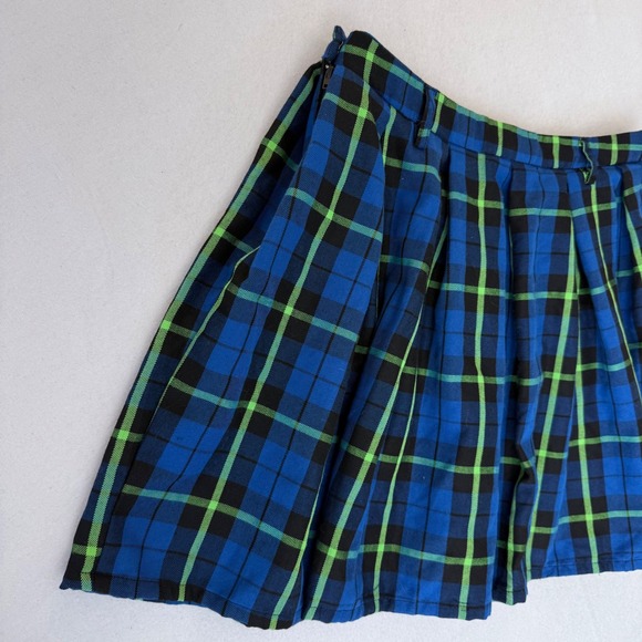Hot Topic Blue Green Plaid Pleated Mini Skirt Medium Punk Emo Schoolgirl - Picture 7 of 8